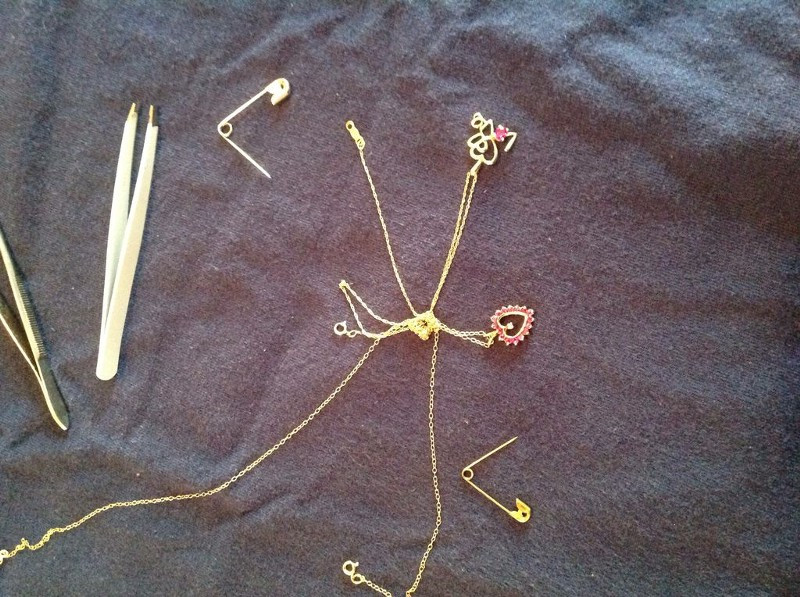 How To Unknot A Necklace
 How to Untangle a Necklace — The Message — Medium