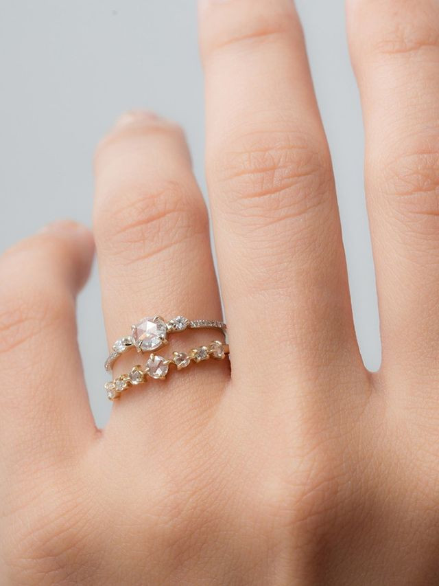 How To Wear Engagement Ring And Wedding Band
 This Is ficially the Worst Engagement Ring Buying