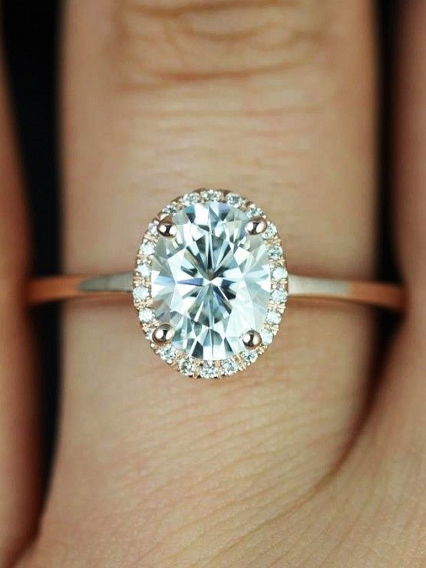 How To Wear Engagement Ring And Wedding Band
 How to Make Your Engagement Ring Look Bigger