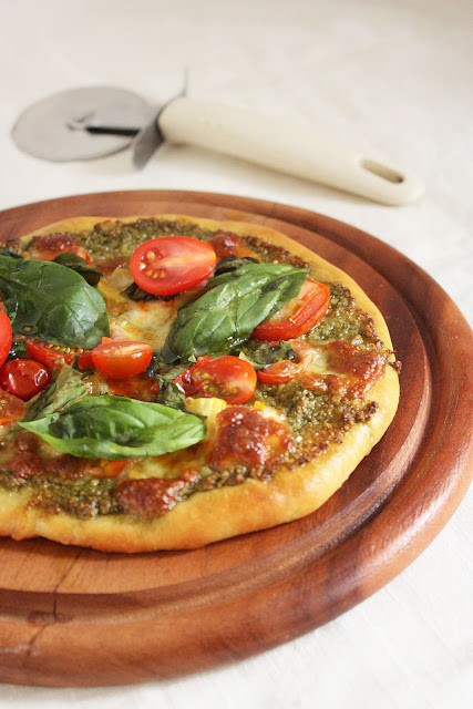 Jamie Oliver Pizza Dough
 Cherry on a Cake A PESTO PIZZA WITH JAMIE OLIVER S PIZZA