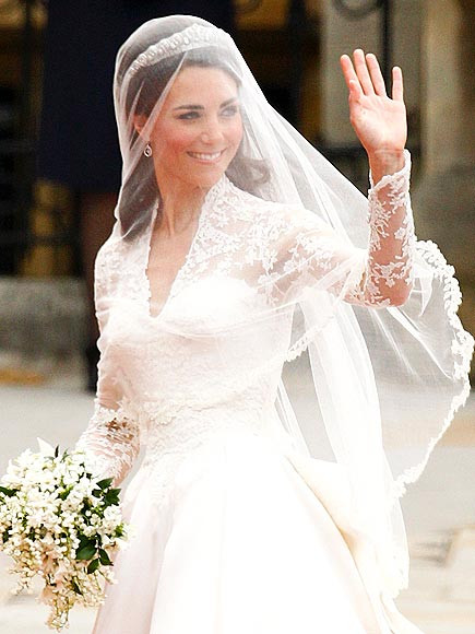Kate Middleton Wedding Gown
 Princess Kate Set for First State Banquet People