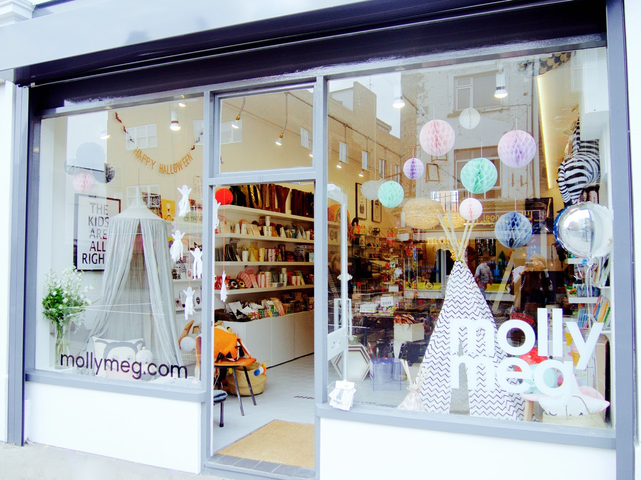 Kids Gift Store
 Molly Meg Kids a NEW Design and Interior Shop in London