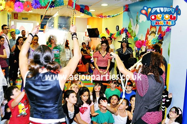 Kids Party Entertainment
 Children’s party entertainers in London