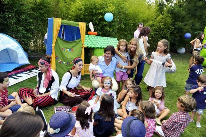 Kids Party Entertainment
 Outdoors Children s Birthday Party in London
