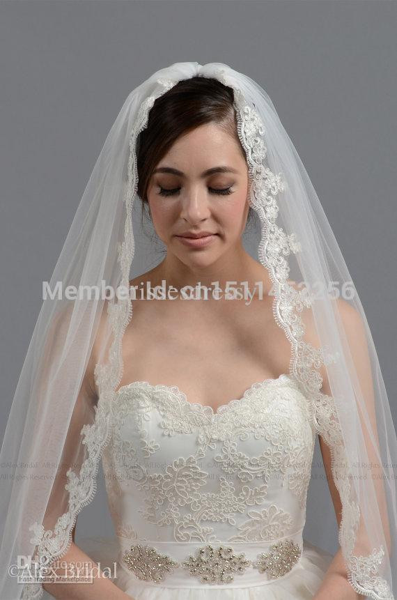 Lace Trim Wedding Veil
 Charming Transparent Tulle Alencon Lace Fingertip Length