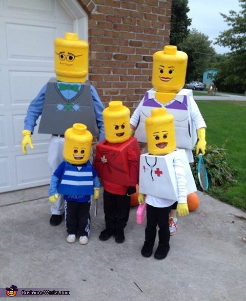 Lego Costume DIY
 Lego Family Costume DIY Halloween Costumes