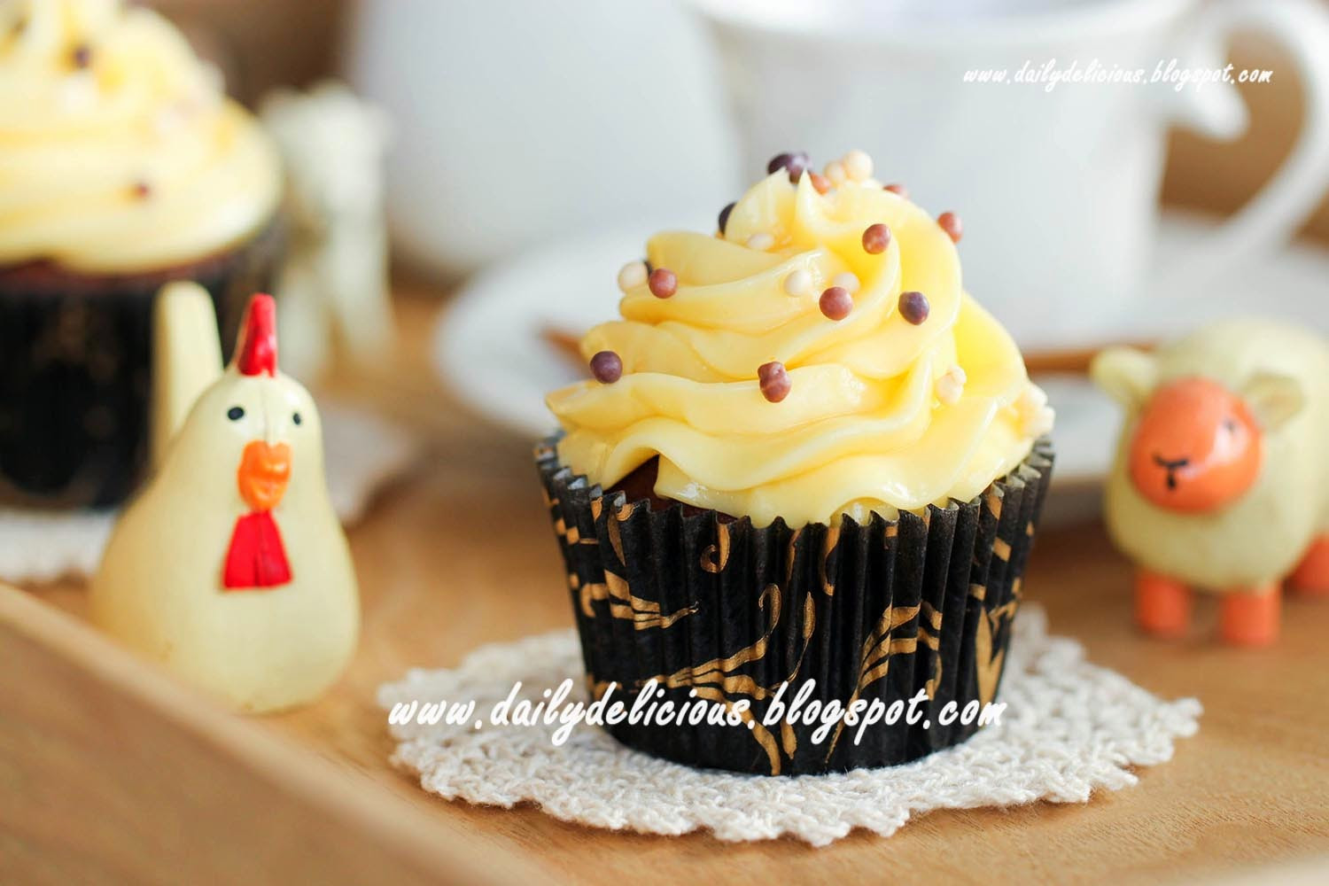 Low Calorie Cupcakes
 dailydelicious Low Calorie Chocolate cupcake with Vanilla