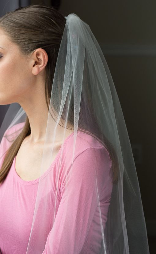 Make A Wedding Veil
 How to Make a Bridal Veil With a b