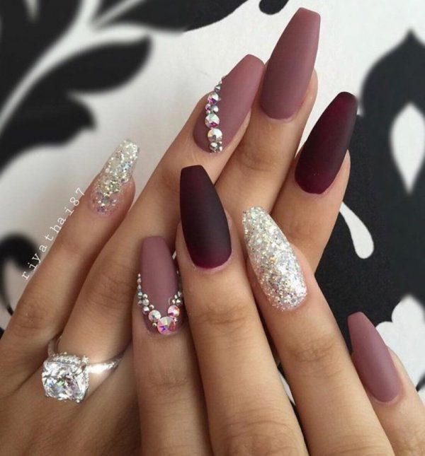 Maroon Nails With Glitter
 The Best Nail Trends for Cute Fall Manicure