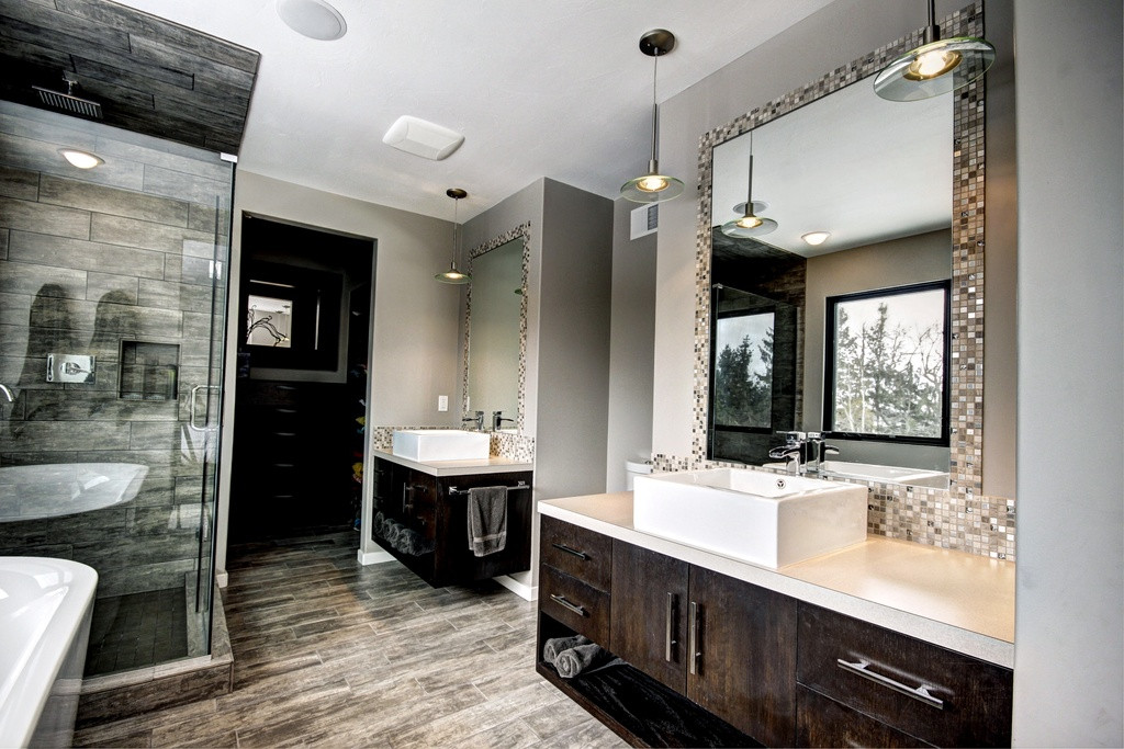 Master Bathroom Layout Ideas
 Luxurious Master Bathrooms Design Ideas With