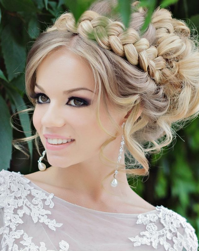 Medium Length Bridesmaid Hairstyles
 wedding hairstyle for medium hair Elle Hairstyles