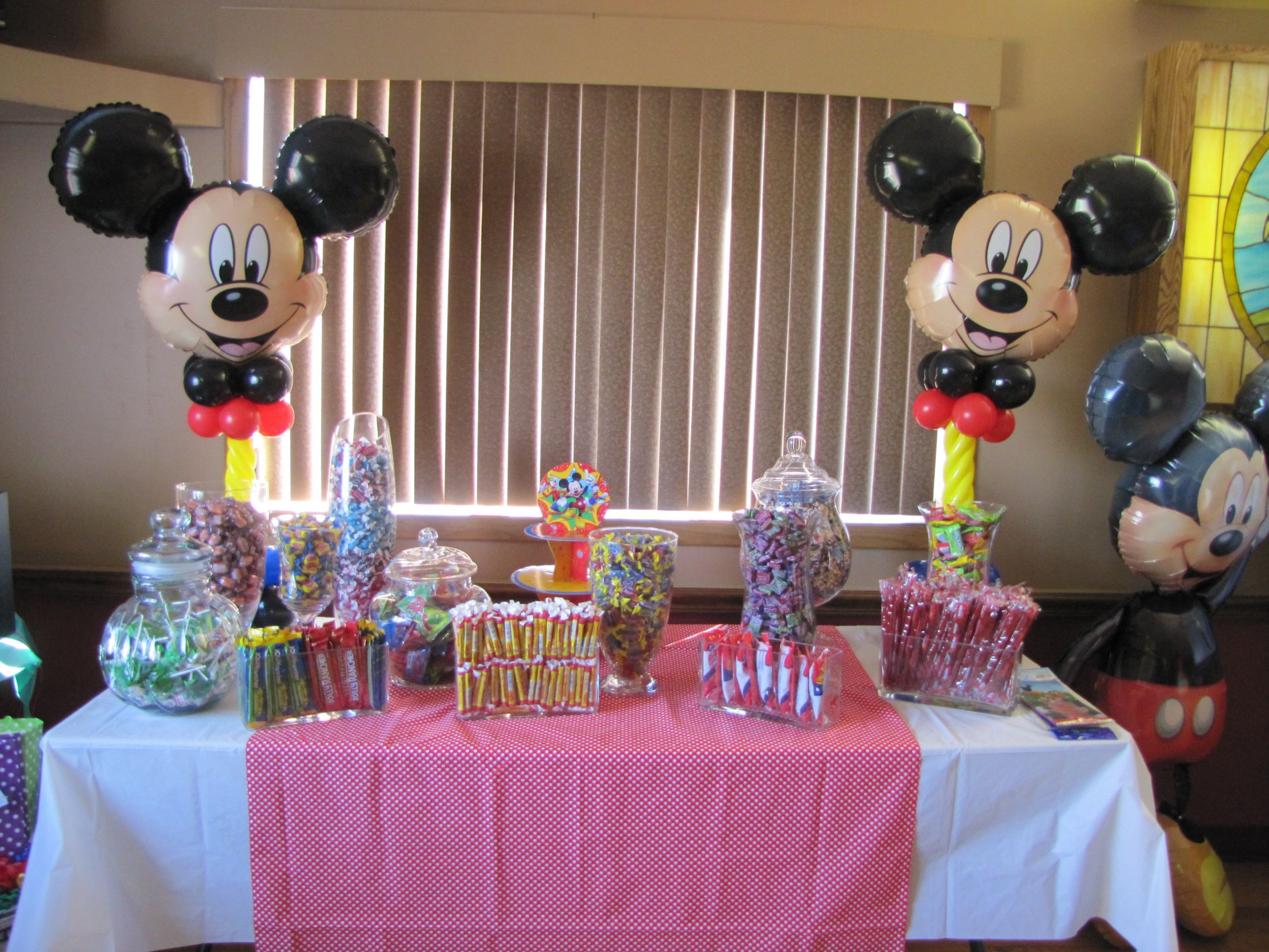Mickey Mouse Birthday Party Decorations
 Party Ideas