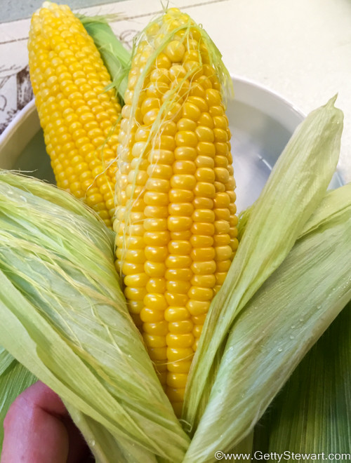 Microwave Corn On Cob In Husk
 How to Microwave Corn on the Cob GettyStewart