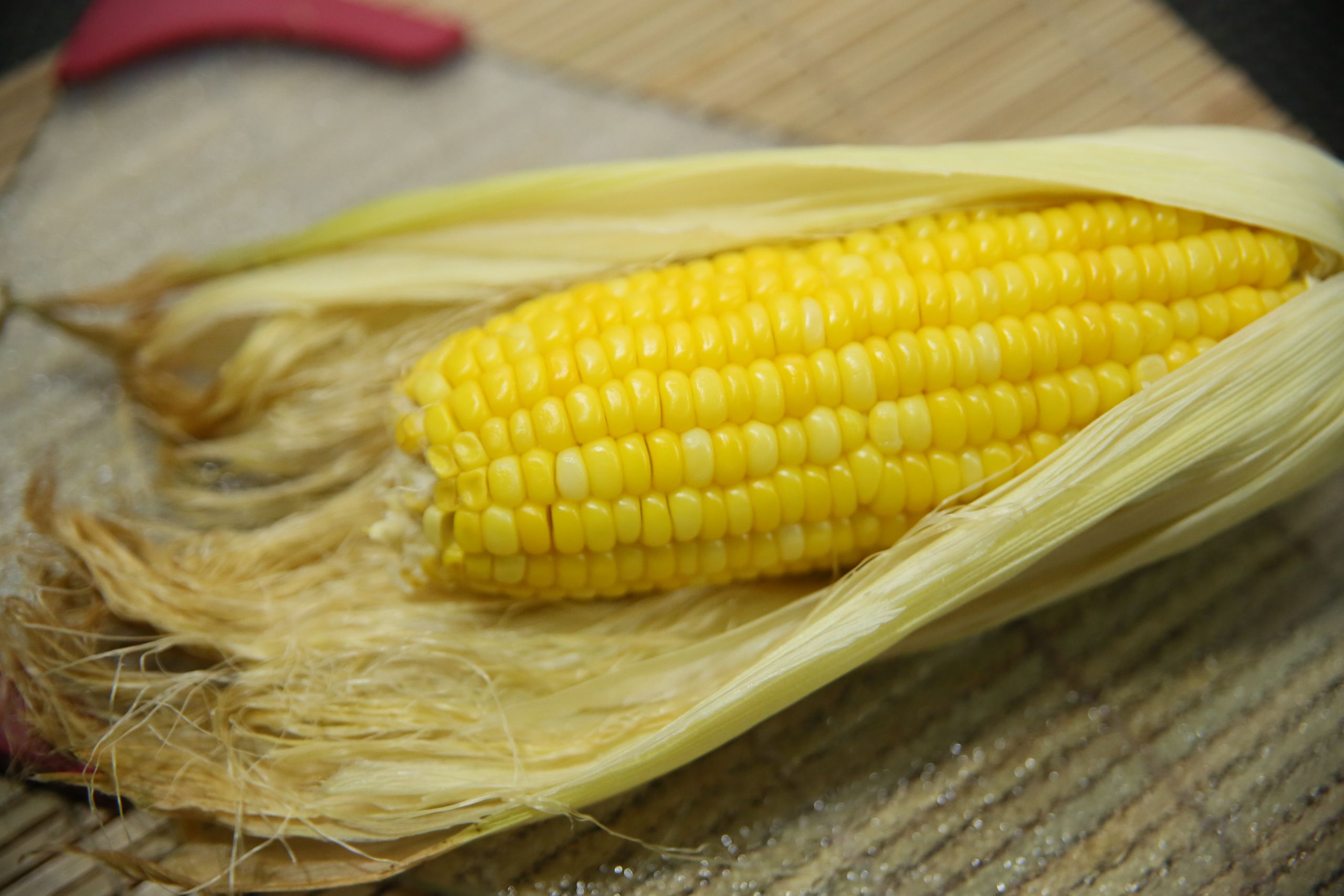 Microwave Corn On Cob In Husk
 How to Microwave Corn in Its Husk 6 Steps with
