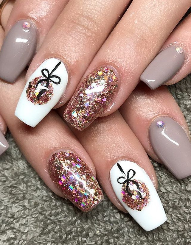 Nail Art For Christmas And New Year
 41 SUPRISING CHRISTMAS NAIL ART DESIGN Ideas for This new
