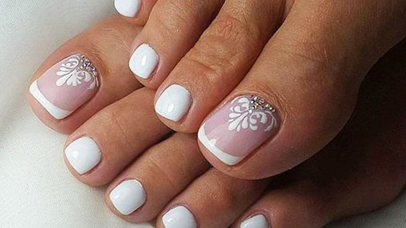 Nail Designs For Weddings
 20 Gorgeous Wedding Nail Designs for Brides The Trend