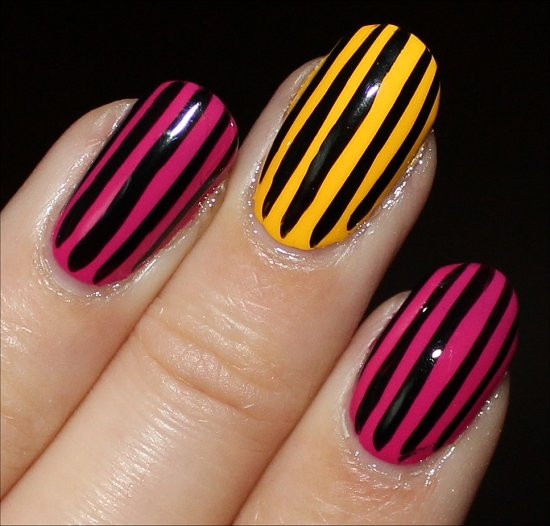 Nail Designs Stripes
 Nail Art Vertical Stripe Nails