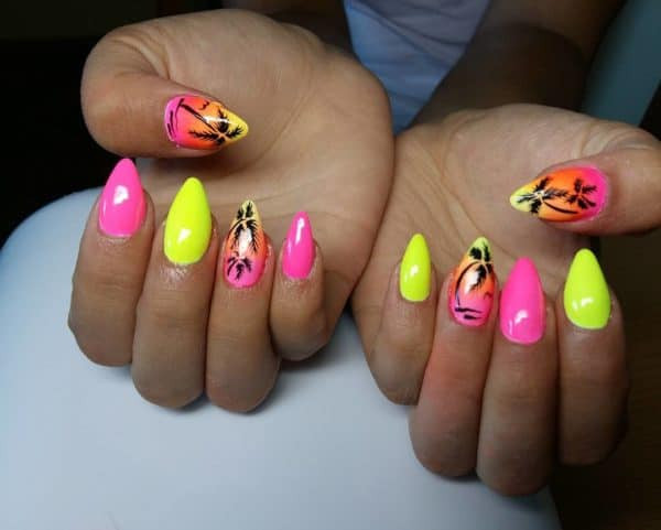 Neon Color Nail Designs
 Neon Nails That Will Go Perfectly Well With Your Tanned Skin