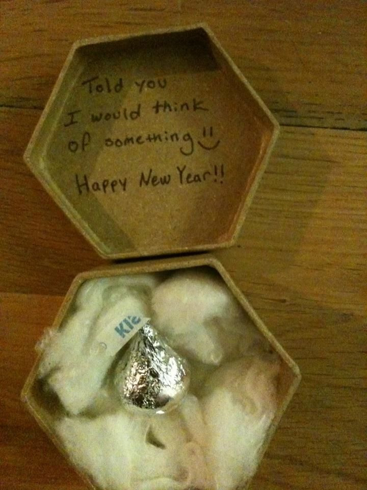 New Year Gifts For Girlfriend
 A deployment kiss at mid night for New Years I love this