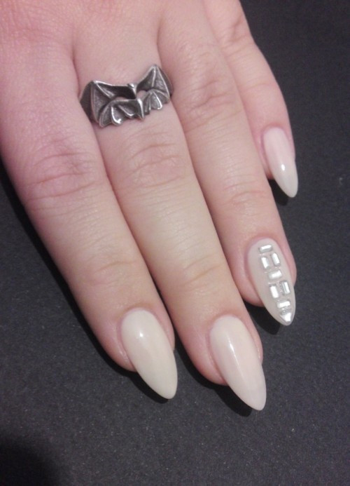 Nude Nail Designs
 15 Pointy Nail Designs for You to Rock the Holidays