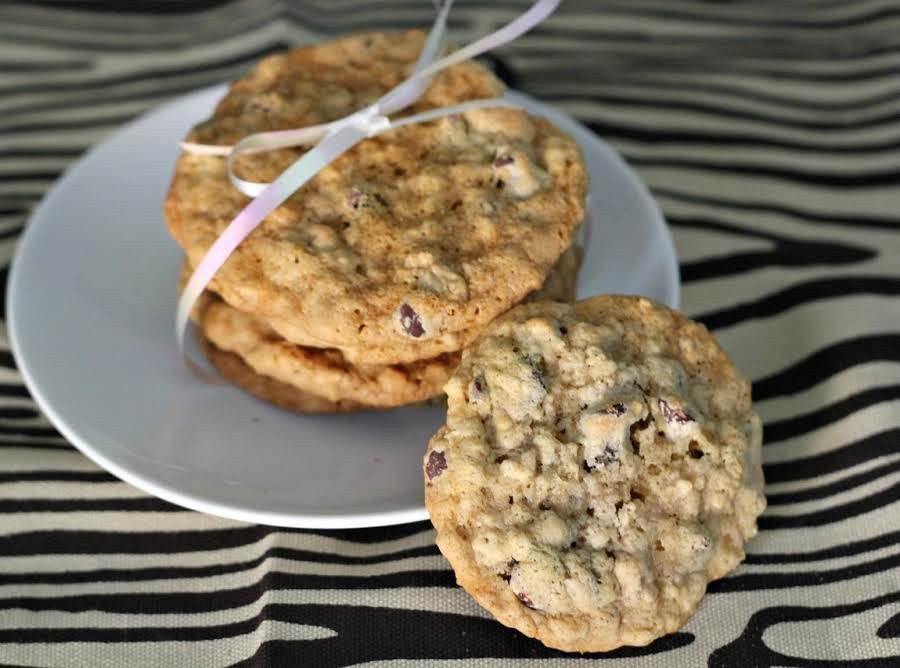Oatmeal Cookies For Two
 Almost Potbelly Oatmeal Chocolate Chip Cookies Recipe