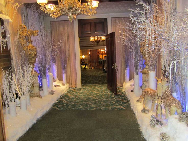 Office Holiday Party Decorating Ideas
 Elegant Christmas Centerpiece Trends for 2012 LED lights