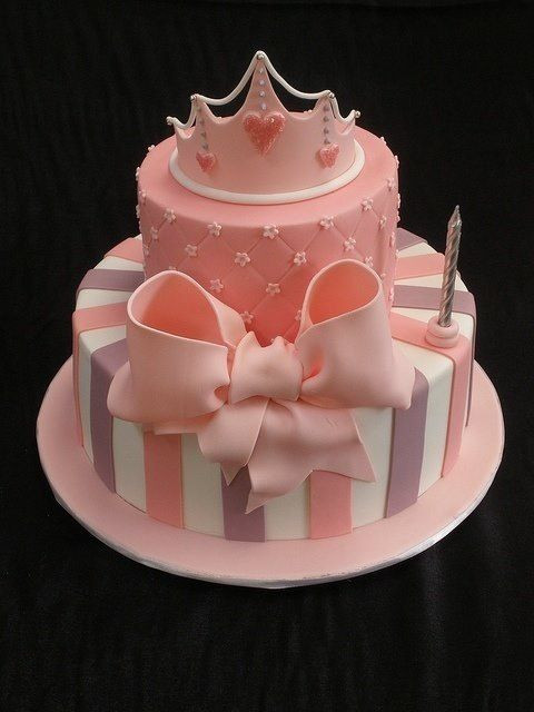 One Year Old Birthday Cake
 Perfect princess cake for a 1 year old