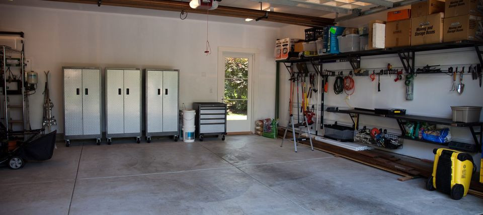 Organized Garage Images
 How to Create Winter Curb Appeal for Winter Buyers