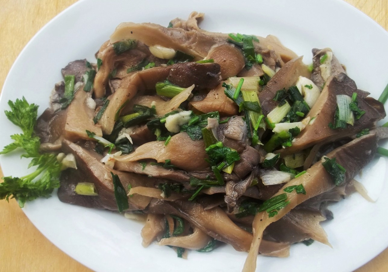 Oyster Mushrooms Recipe
 About Food – Mushrooms with Green ions