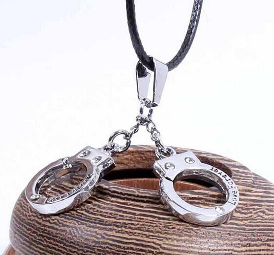 Personalized Couples Necklace Sets
 Hot Sale Personalized Handcuffs Pendant Leather Chain