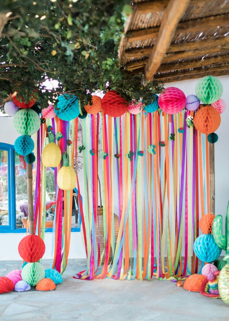 Photo Booth Ideas For Birthday Party
 Colorful Pre Wedding Mexican Fiesta in Greece Part 1