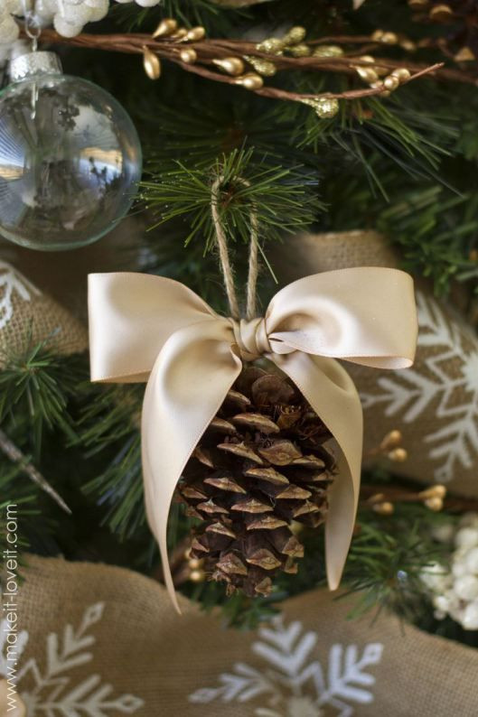 Pins Caseros
 Ideas para decorar en Navidad con piñas de pino