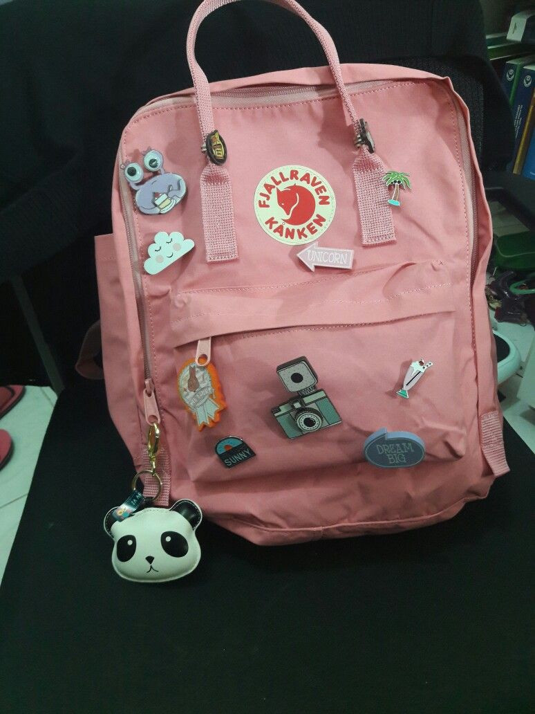 Pins On Backpack
 Pink kanken too much pins