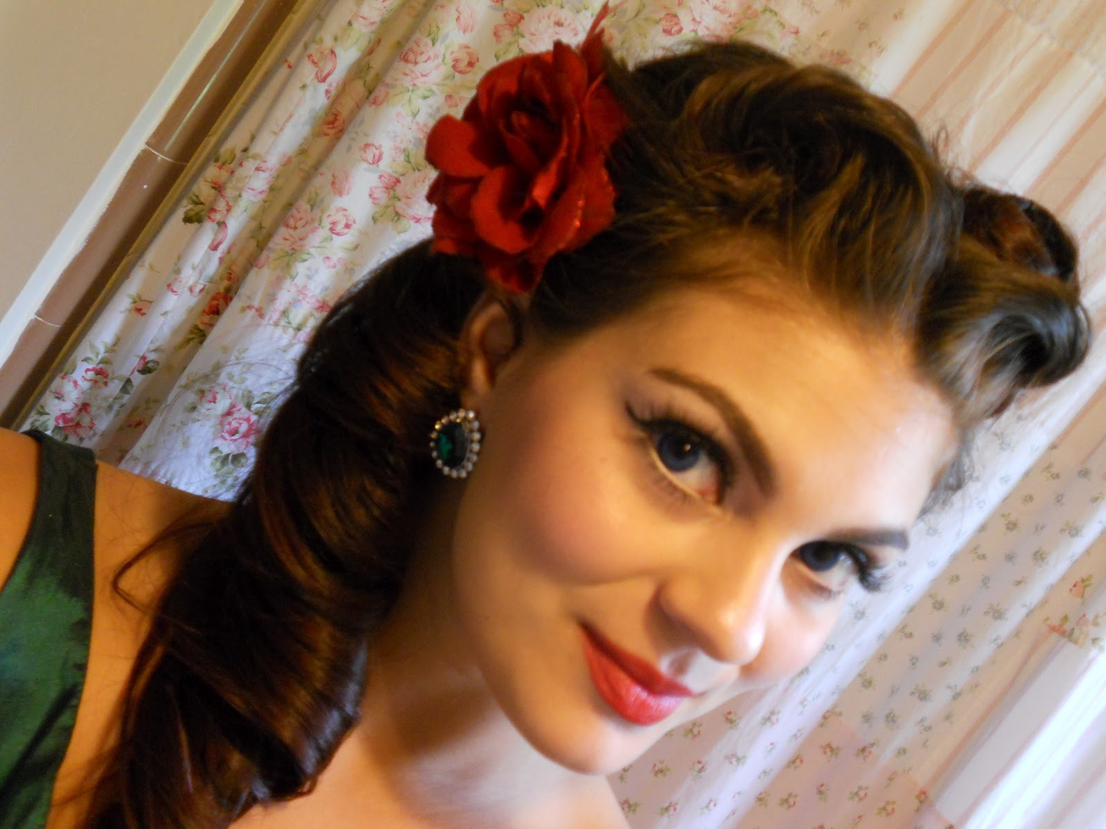 Pinup Wedding Hairstyles
 Use Your Words Pin Up Wedding Makeup and Hair