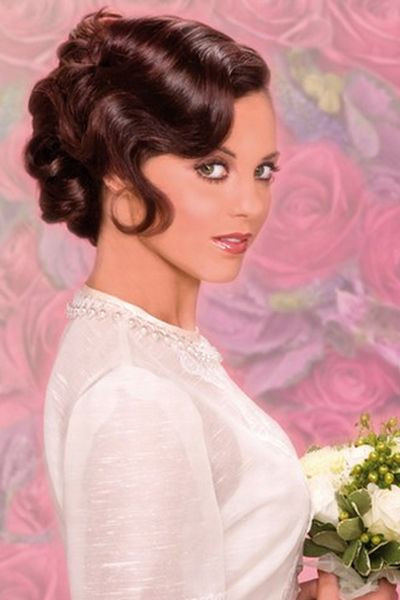 Pinup Wedding Hairstyles
 Wedding hairstyles for mid length brunette hair © Patrick