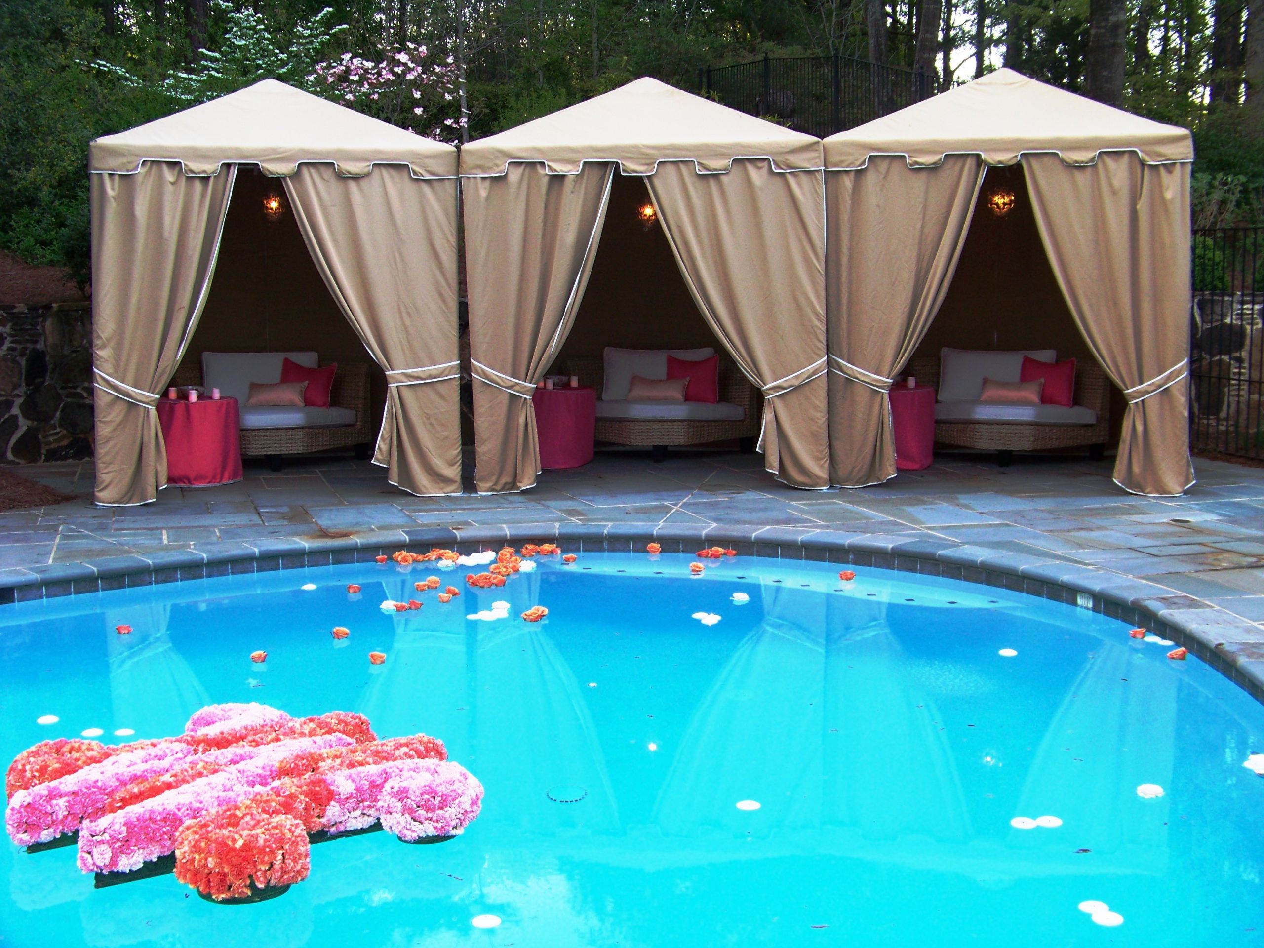 Pool Wedding Decorations
 20 Pool Wedding Decoration Ideas To Try Your Wedding