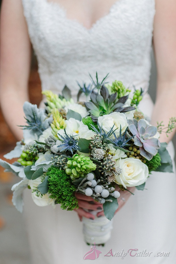 Popular Wedding Flowers
 The Top Five Popular Bridal Bouquets