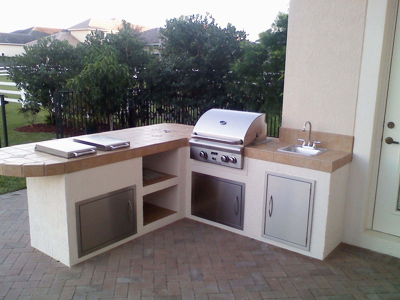 Prefabricated Outdoor Kitchen Islands
 Ways to Choose Prefabricated Outdoor Kitchen Kits