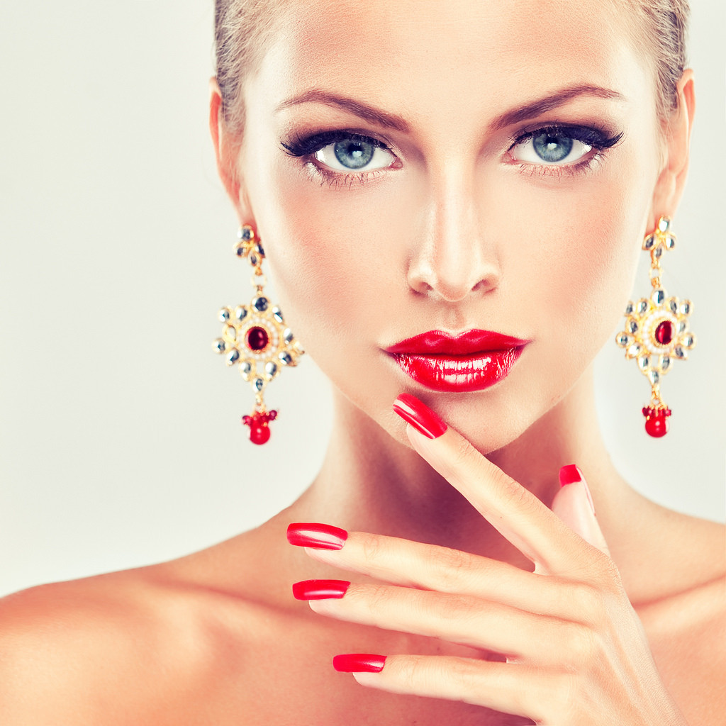 Pretty Woman Nails
 Best Medi Spa in Virginia Eyebrows Threading