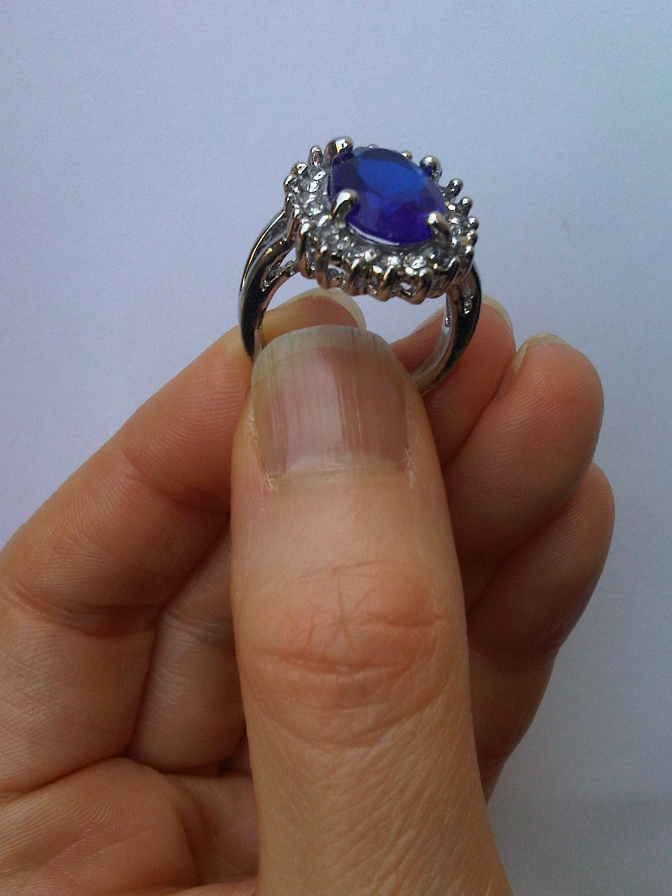 Помолвочное кольцо принцессы Дианы