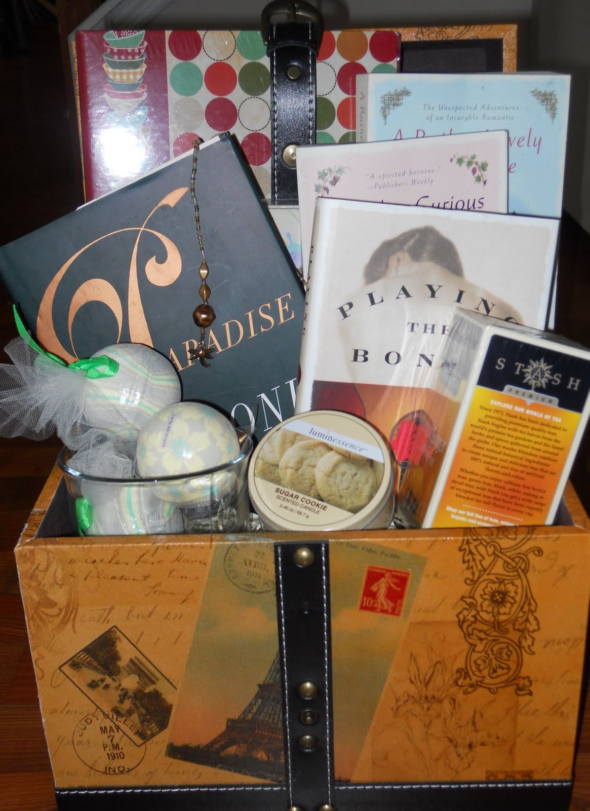 Readers Gift Basket Ideas
 Gift Basket for book lovers
