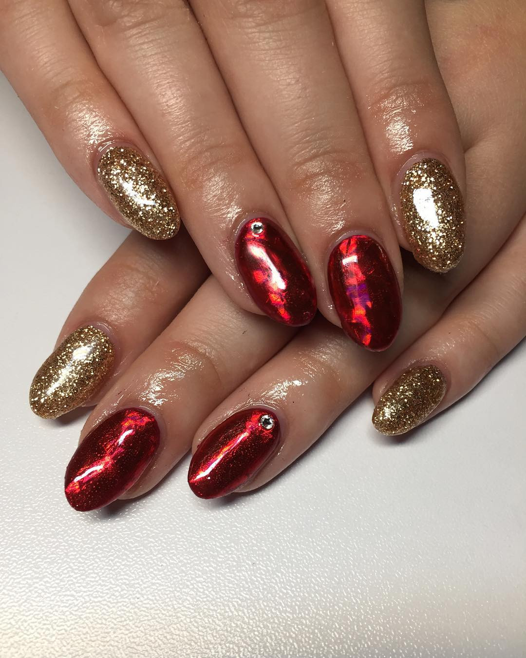 Red And Golden Nail Art
 27 Red and Gold Nail Art Designs Ideas