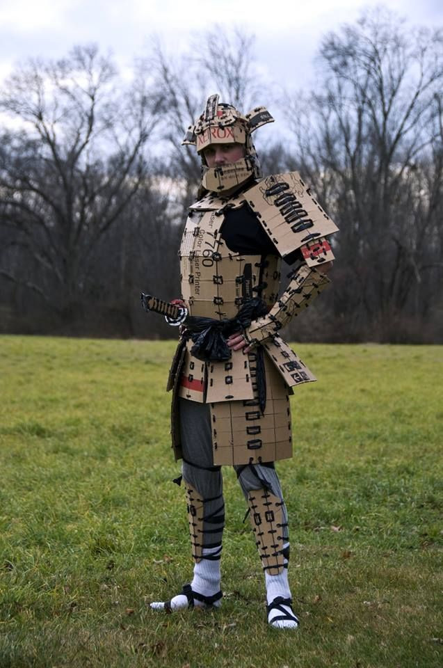 Samurai Costume DIY
 Cardboarders