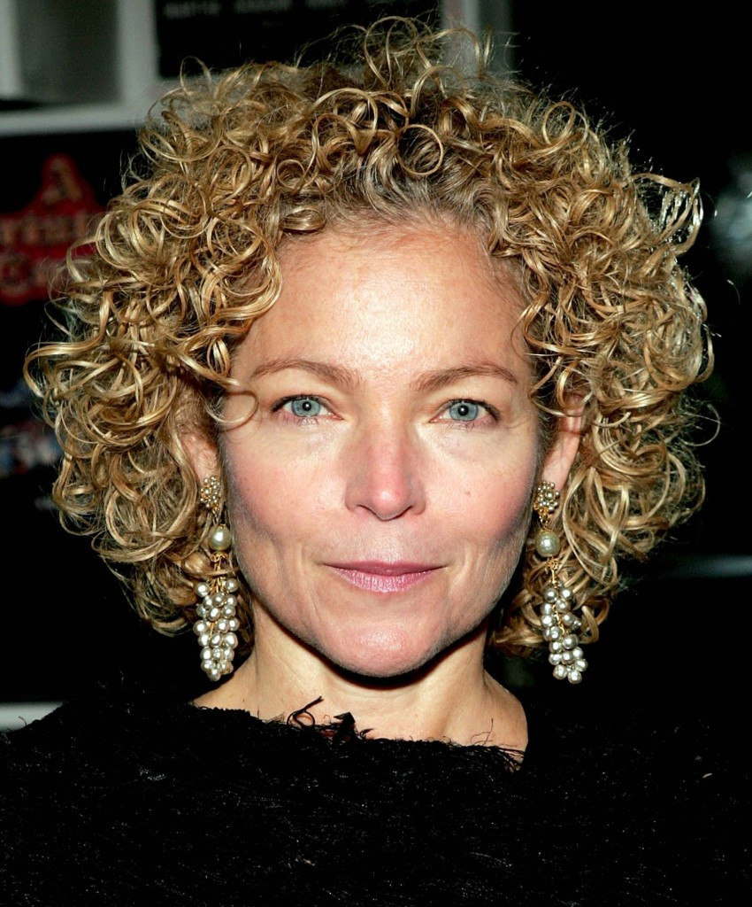 Short Curly Hairstyles For Over 50
 11 Simple chic short curly hair for woman in her 40s and