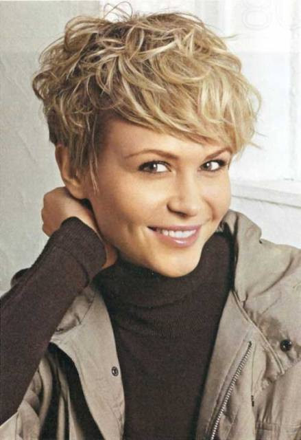 Short Haircuts For Curly Hair Women
 Short Hairstyles for Curly Hair – CircleTrest