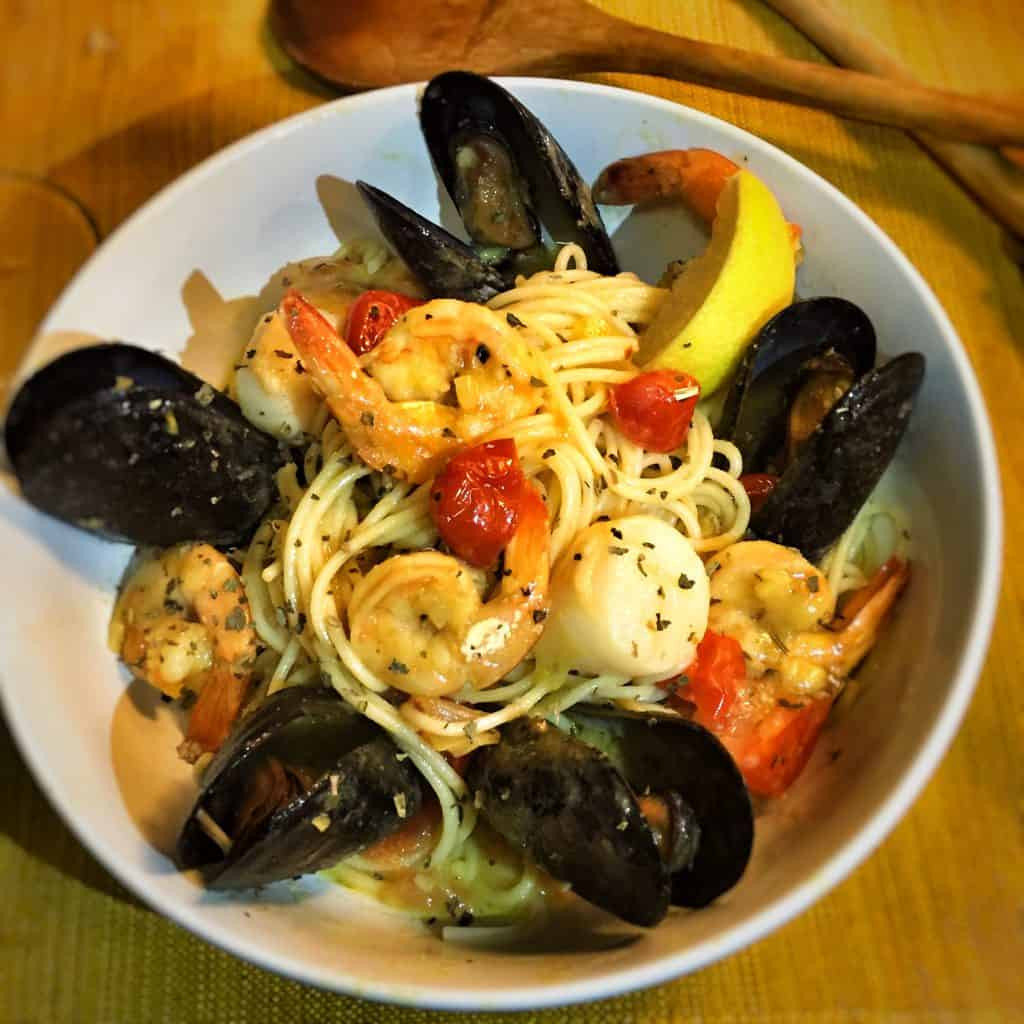 Shrimp And Scallop Pasta With White Wine Sauce
 Steamed Mussels Scallops and Shrimp Pasta — The Buppie Foo