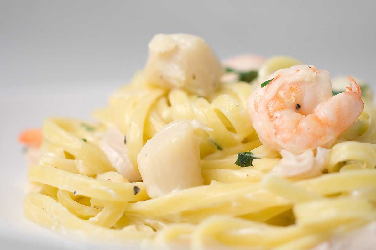 Shrimp And Scallop Pasta With White Wine Sauce
 Creamy Shrimp and Scallop Pasta Life s Ambrosia