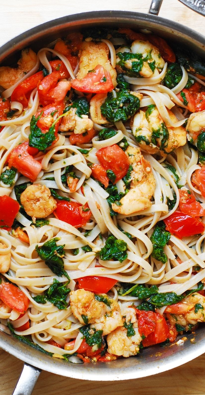 Shrimp Spinach Pasta Recipes
 Shrimp pasta with fresh tomatoes and spinach in a garlic