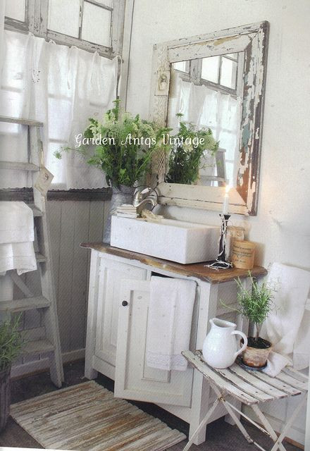 Small Country Bathroom Ideas
 The 25 best Small country bathrooms ideas on Pinterest