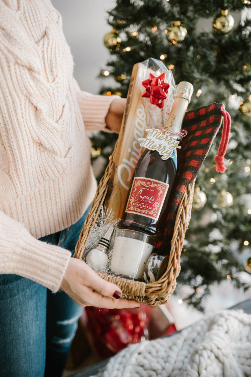 Small Holiday Gift Basket Ideas
 chicago lifestyle blogger on how to make homemade t